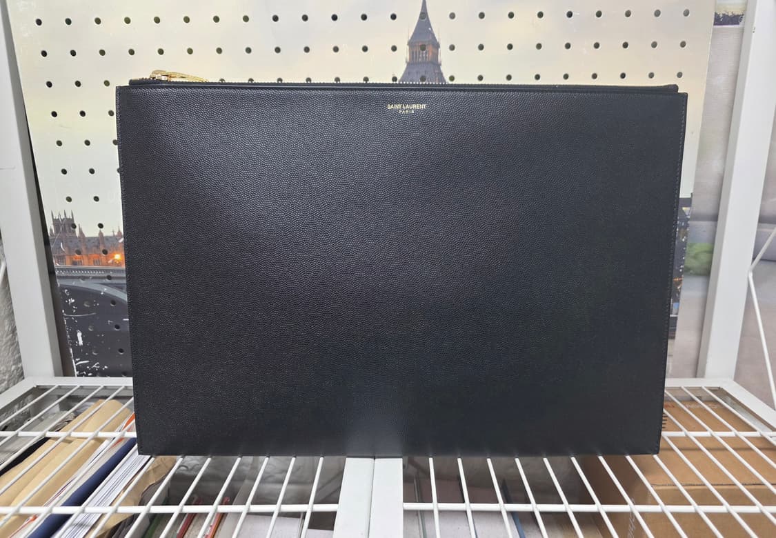 생로랑 클러치백 라지 레더 블랙 클러치 BF38 상품이미지1