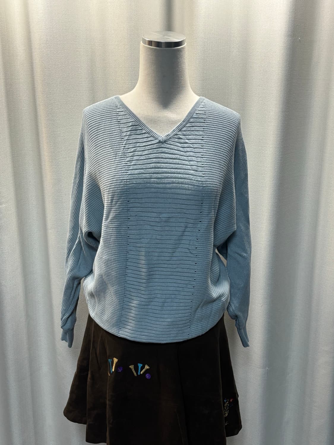 연하늘색 소라색 긴팔 브이넥 니트 상품이미지1