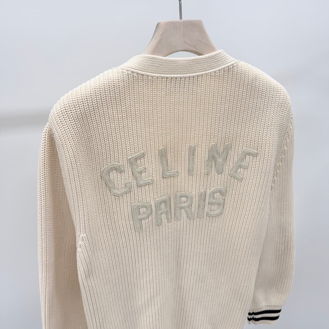 [S+급/M] 24FW 셀린느 C로고 컬리지 가디건 아이보리 상품이미지6