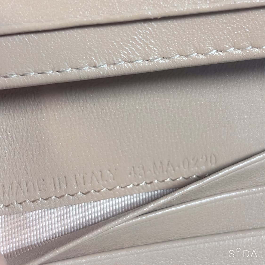 디올 레이디 까나쥬 페이던트 반지갑 상품이미지9