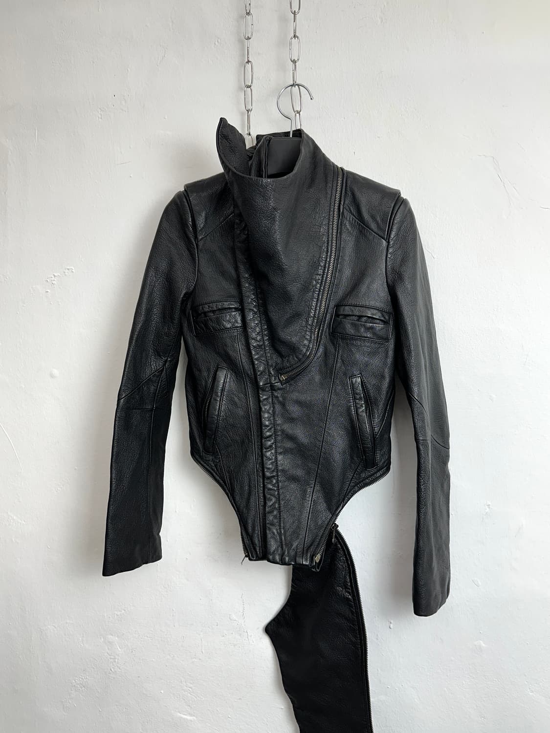 Asymmetric Lambskin High-Neck Multi-Zip  상품이미지7