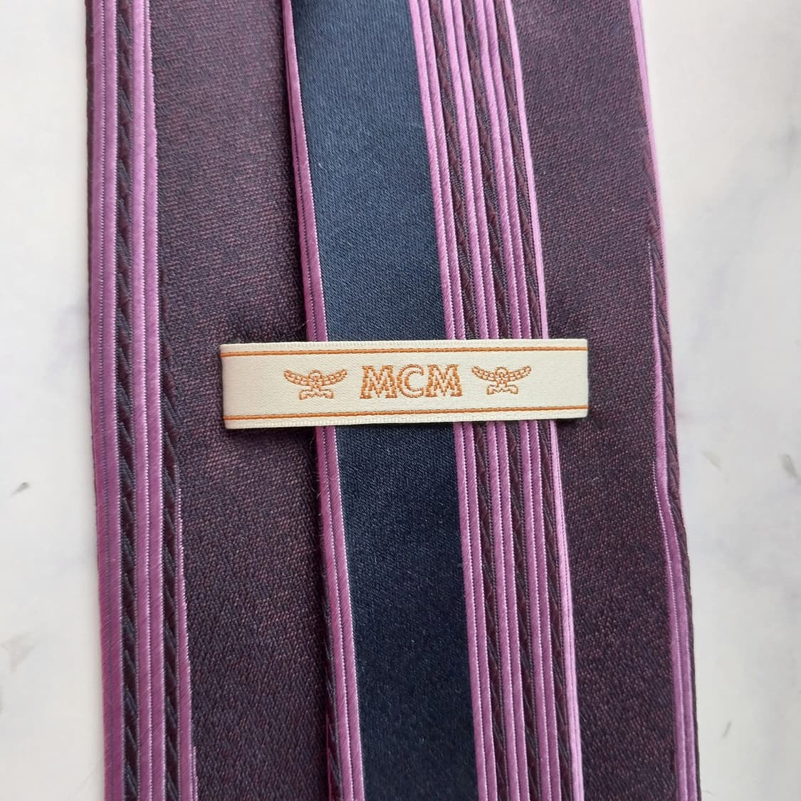 엠씨엠 실크 퍼플 스트라이프 넥타이 9.3cm A+등급 K2128
 상품이미지4