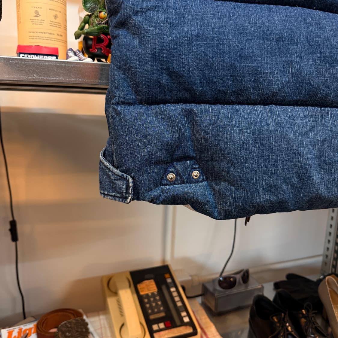 레미 릴리프 빔즈 별주 모델 인디고 소가죽 염색 다운 페더 데님 베스트 상품이미지5