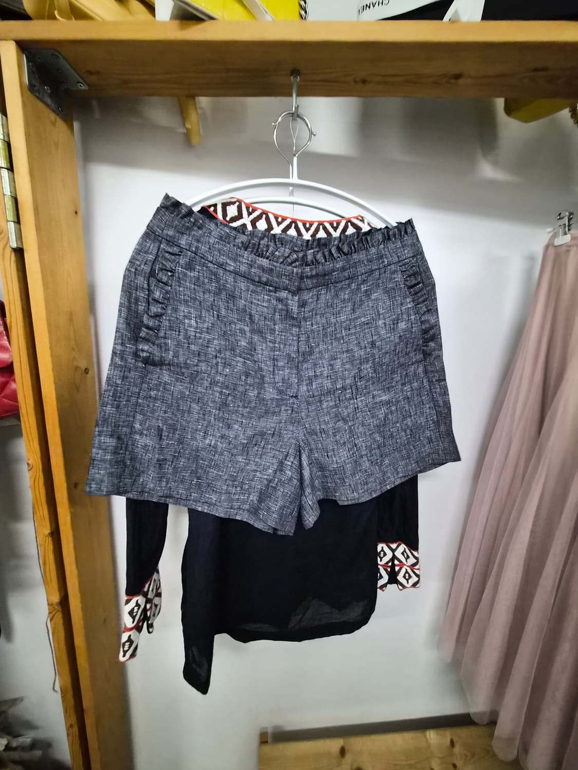 토리버치 자수 코튼 튜닉 자수 블라우스. .제이크루 프릴포켓 린넨팬츠 상품이미지8