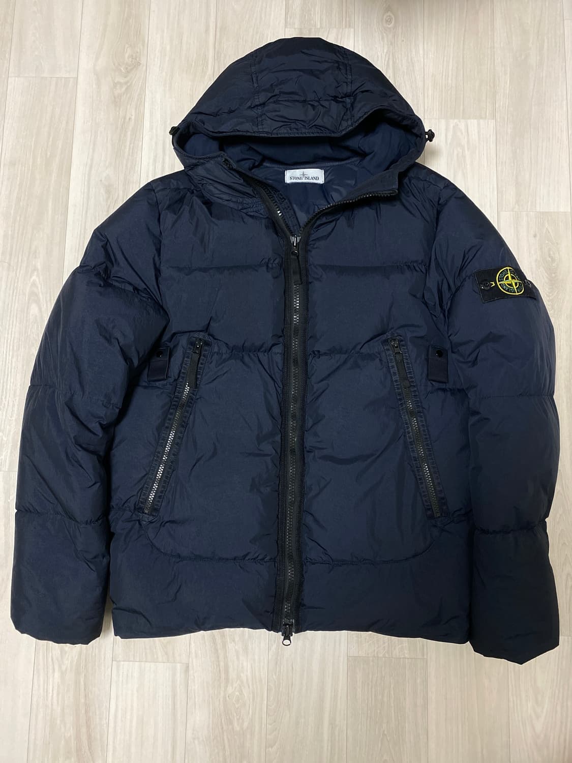 정품 최근년식 새상품급 스톤아일랜드 패딩 상품이미지1
