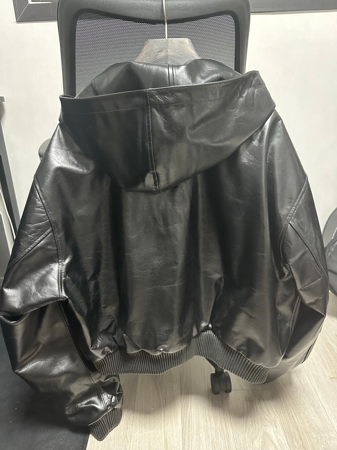 언더마이카 오버사이즈 크롭 카우하이드 후디드 봄버 1사이즈 상품이미지2