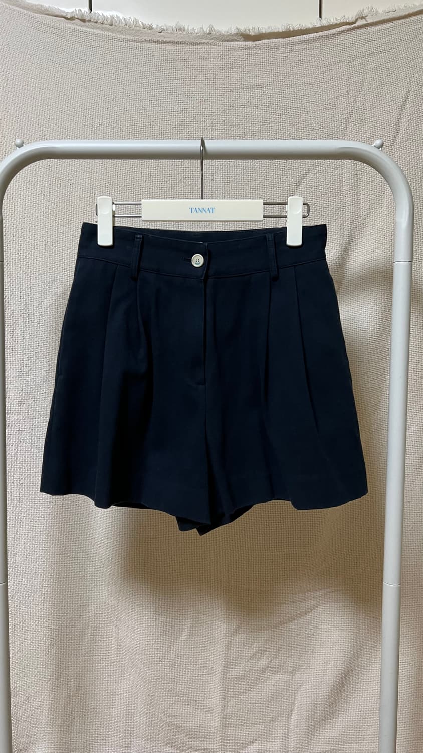 타낫 핀턱 코튼 쇼츠 상품이미지1