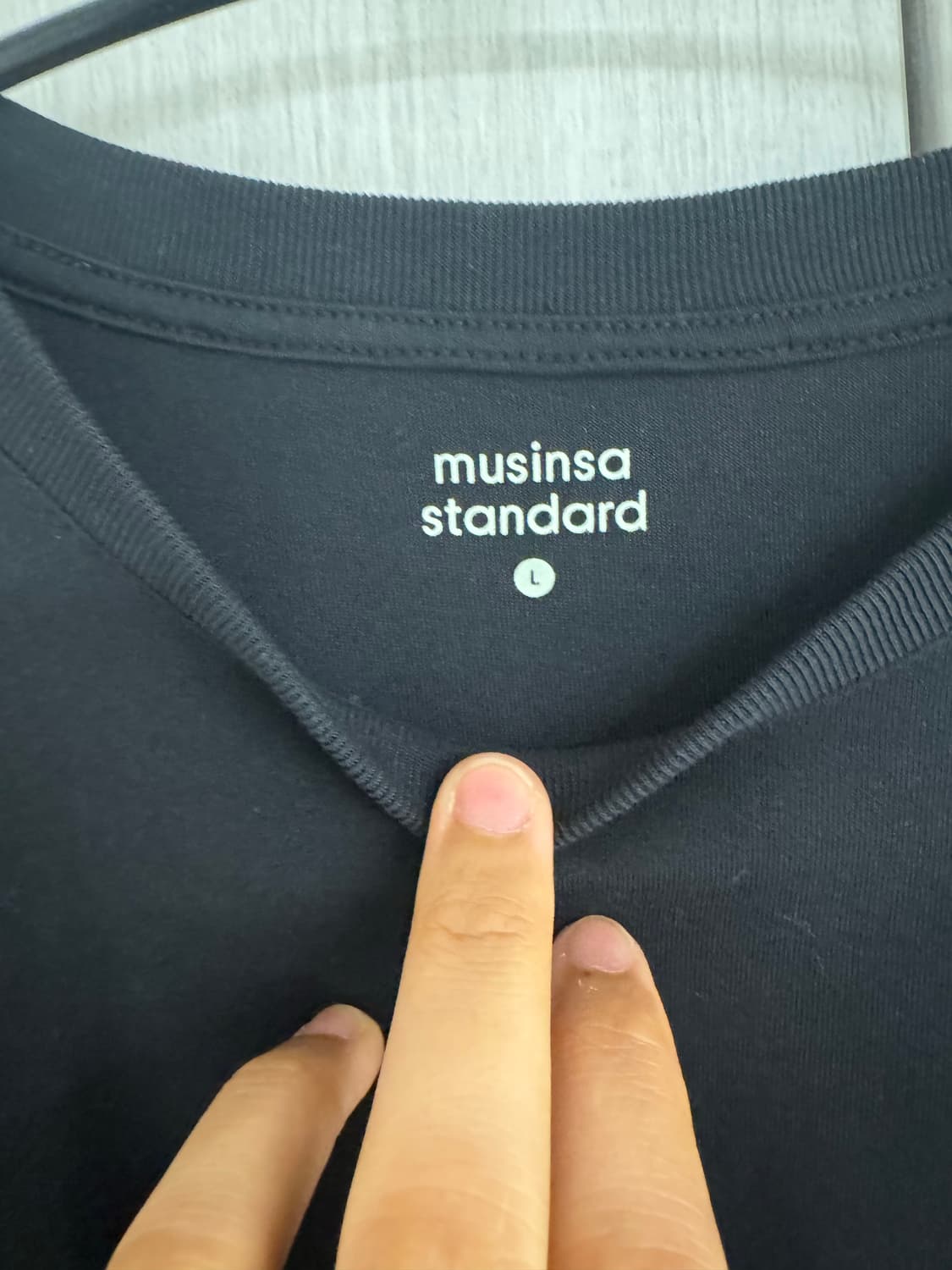 여성 무신사스탠다드 반팔 블랙 L 상품이미지4