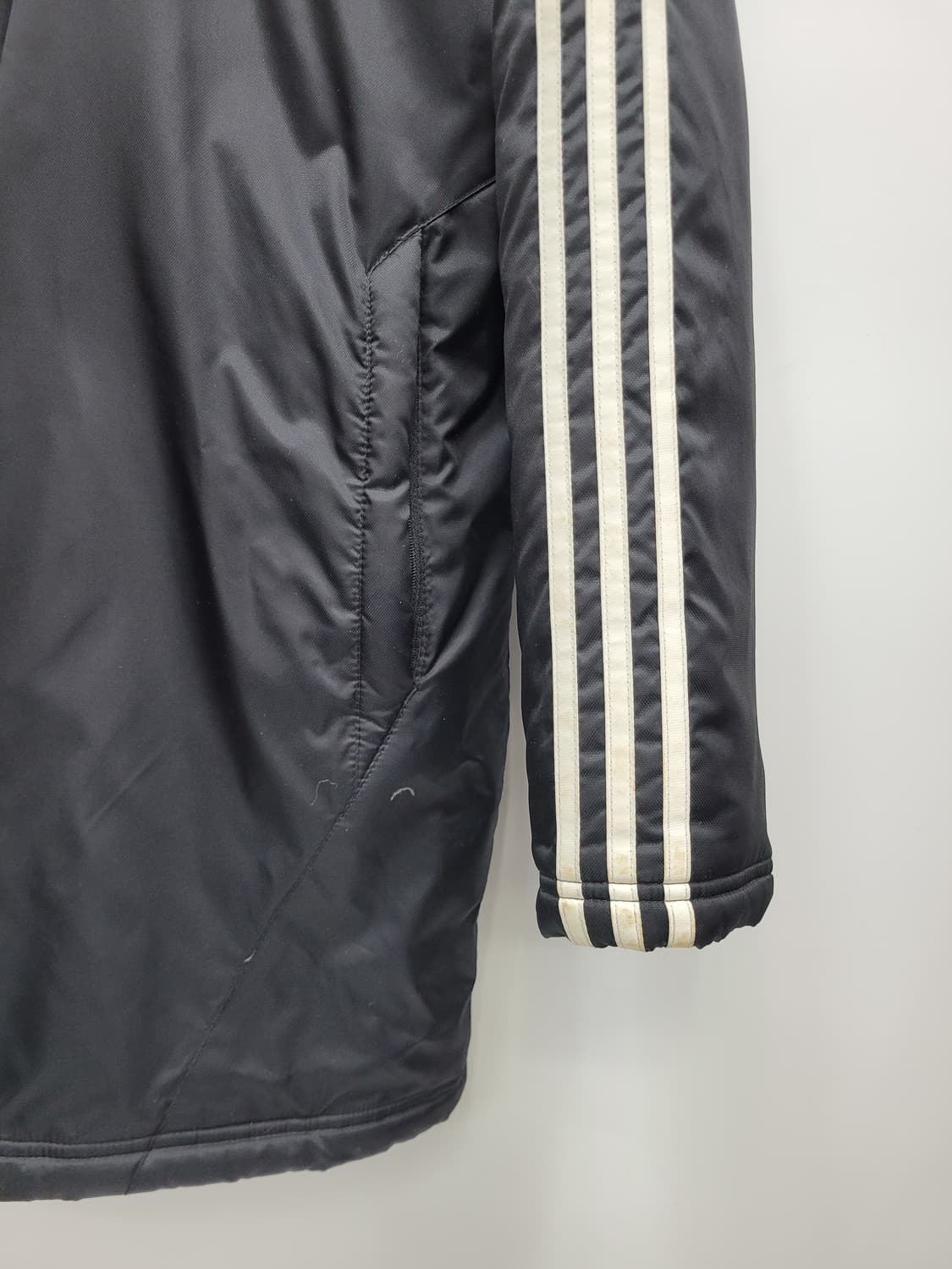 adidas 아디다스 삼선 에센셜 벤치 롱 패딩 / 남 M 블랙
 상품이미지5