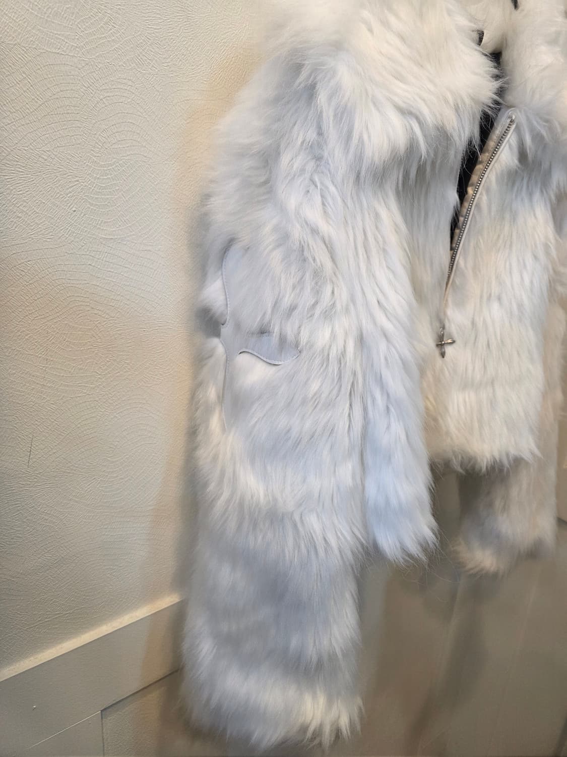 SMFK 화이트 페이크 퍼 후드 집업 상품이미지3