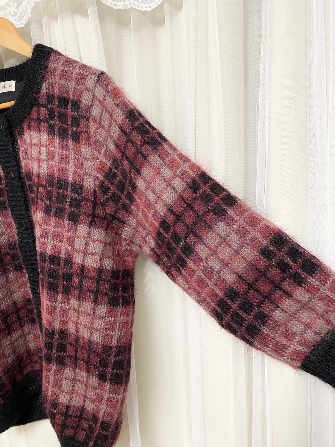 Soft Burgundy Check Wool Cardigan 상품이미지4