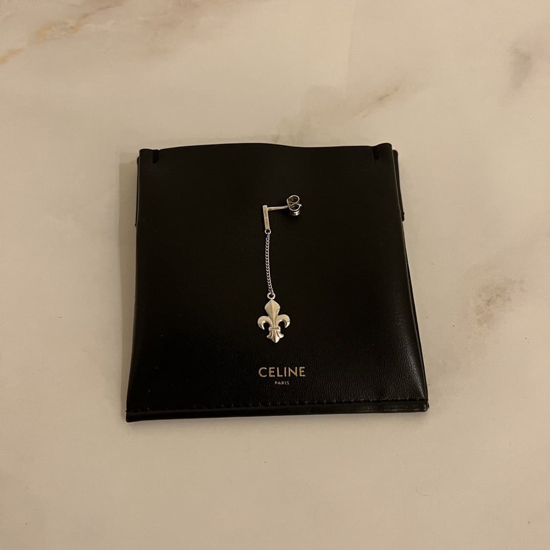 [NCT 태용님 착용] 셀린느 21AW 플뢰르 이어링 상품이미지3