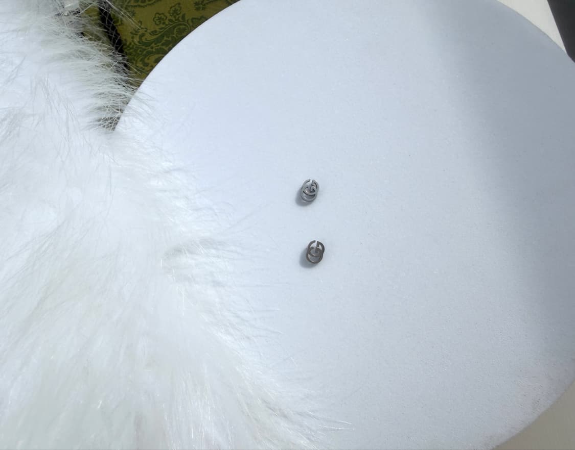 구찌 미니 더블G 실버 이어링 상품이미지2