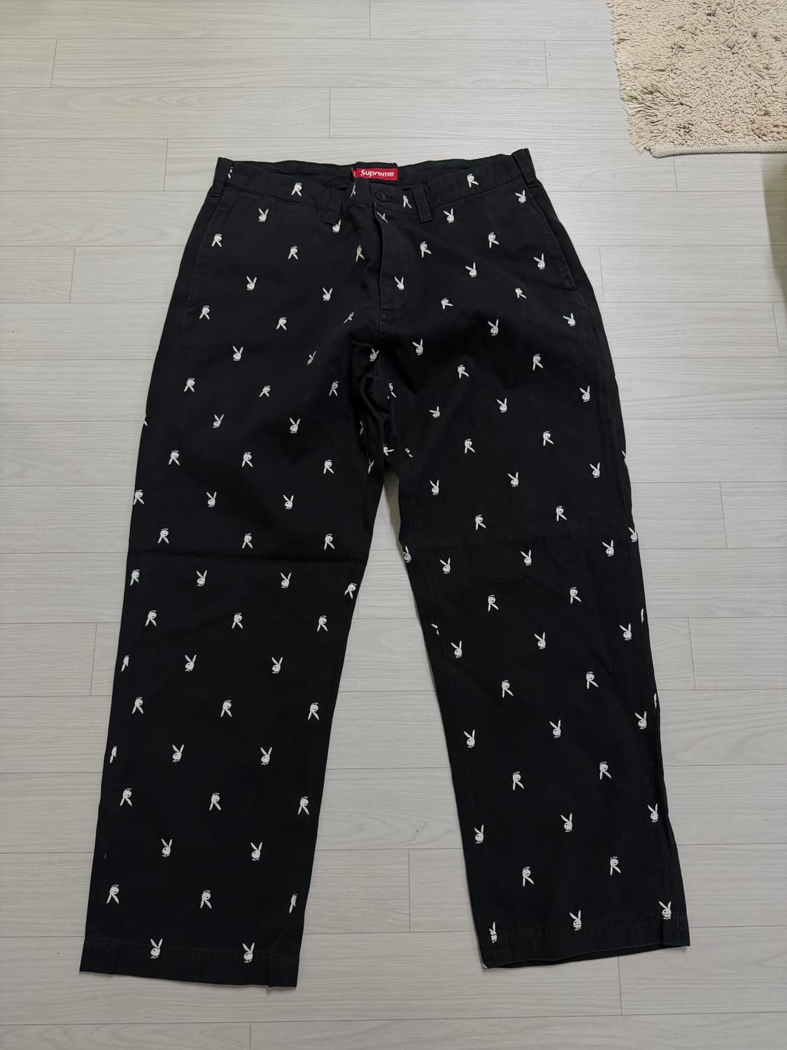 Supreme x Playboy 26ss 치노팬츠 블랙 36사이즈 상품이미지1