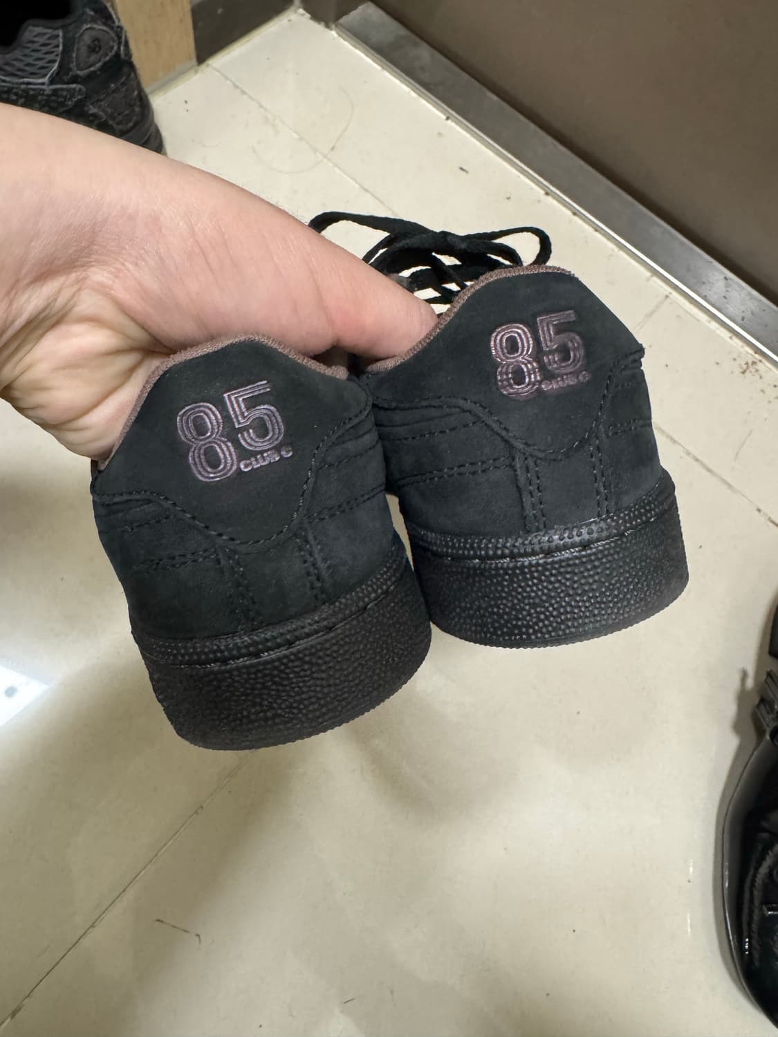 리복 클럽 C 85 스웨이드 40th - 워시드 블랙 260 상품이미지3