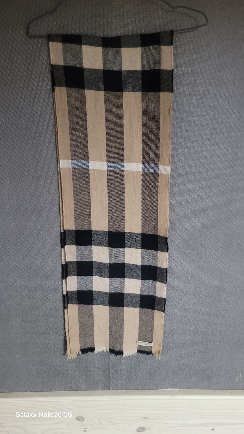 버버리 케시미어 머플러 상품이미지1