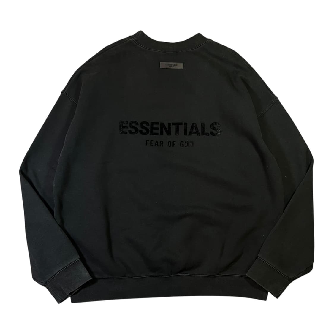 에센셜 빅로고 맨투맨 상품이미지1