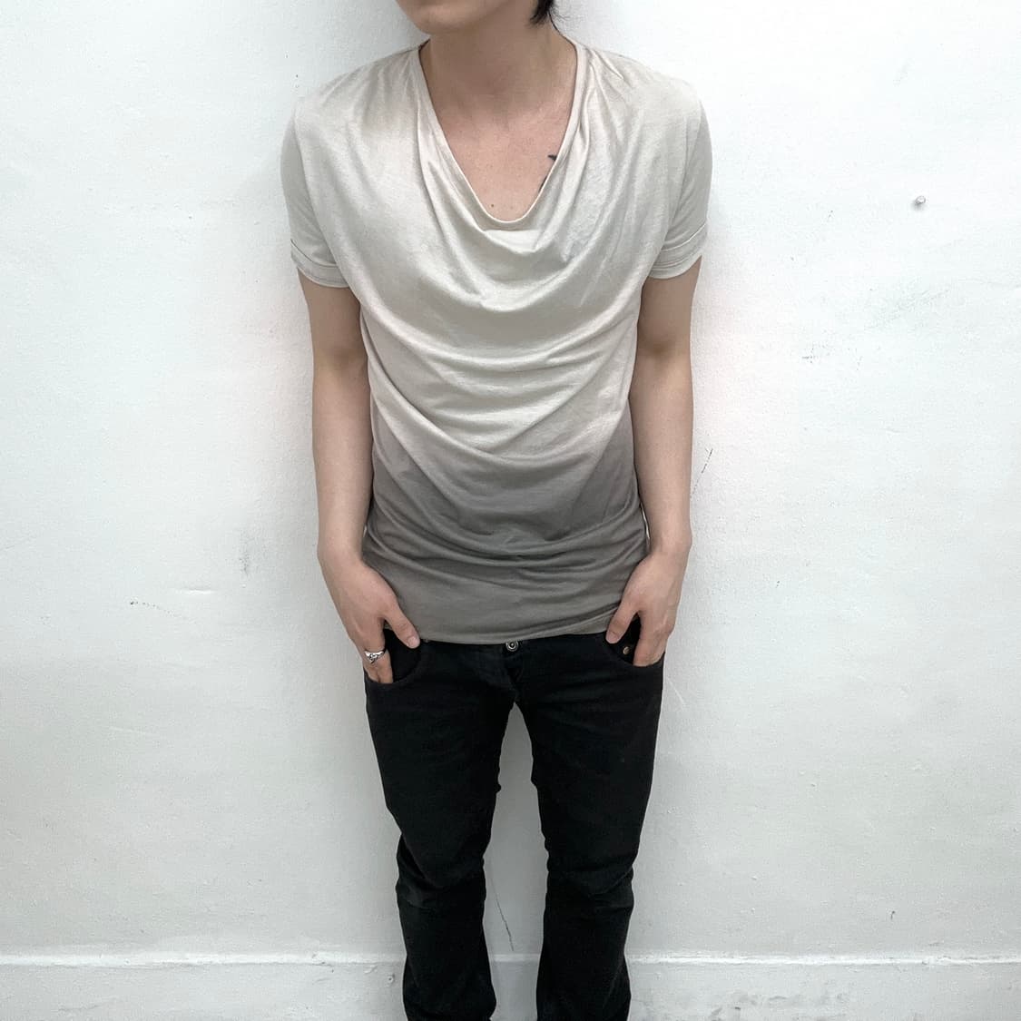 Schlussel fade drape shirring sleeve 상품이미지1