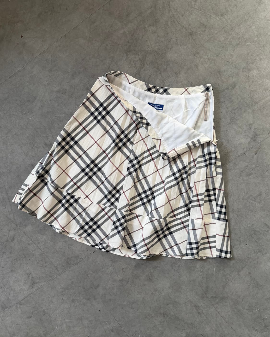 Burberry 버버리 블루라벨 화이트 노바체크 플리츠 스커트 상품이미지5