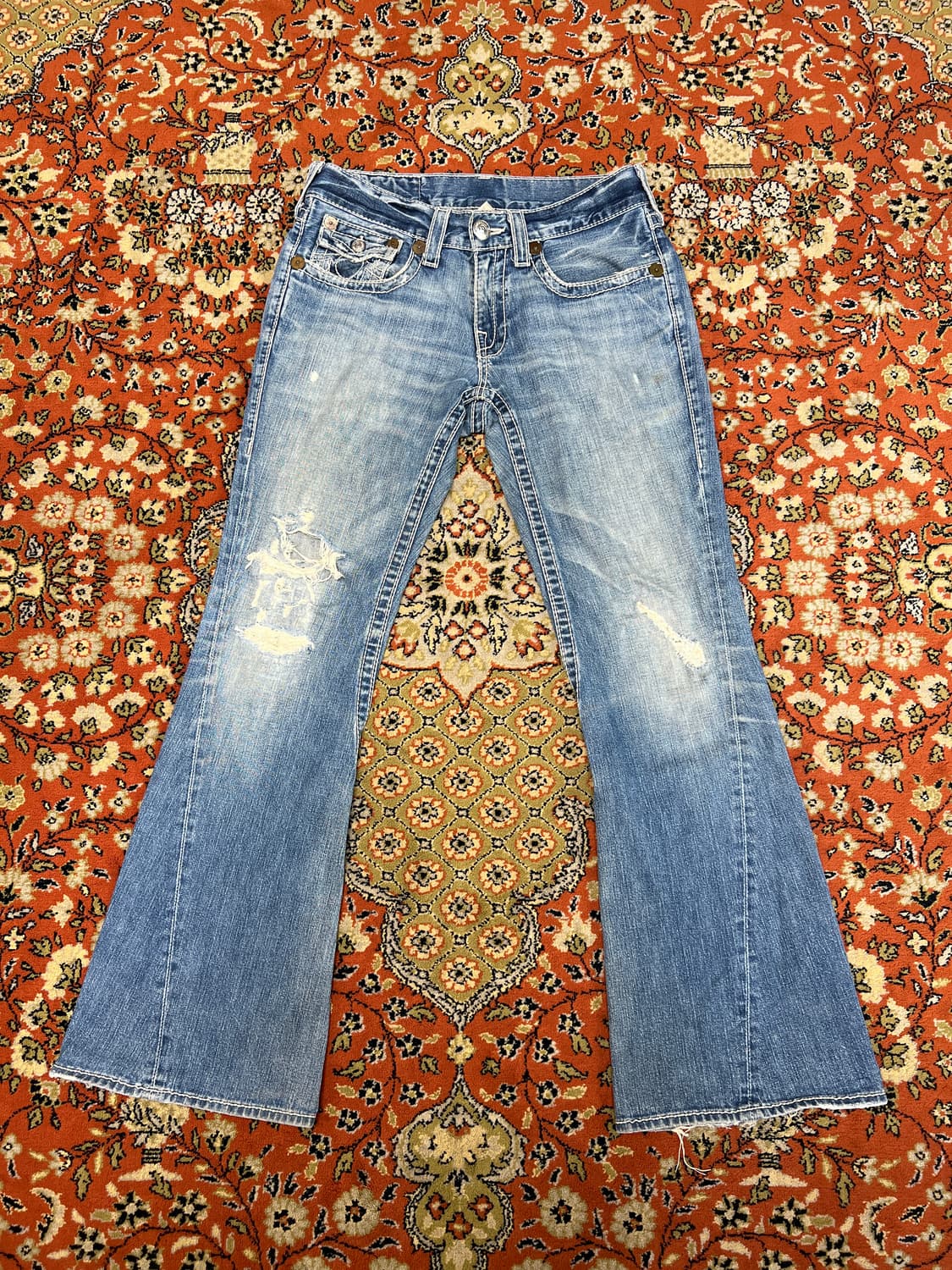 [32] 트루릴리전 조이 빅 티 부츠컷 플레어 데님 팬츠 상품이미지2