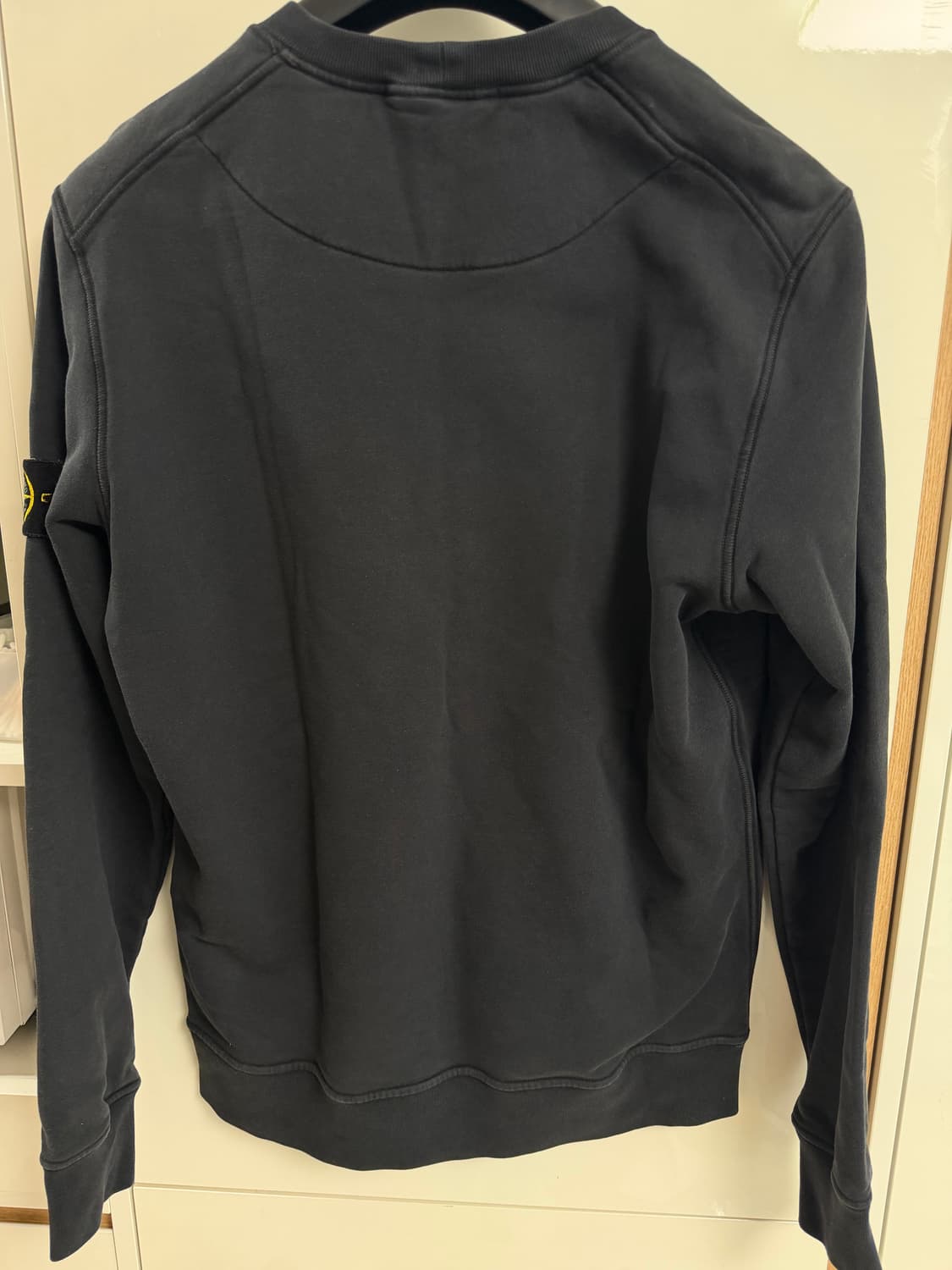 크림판 스톤아일랜드 맨투맨 블랙 L 상품이미지4