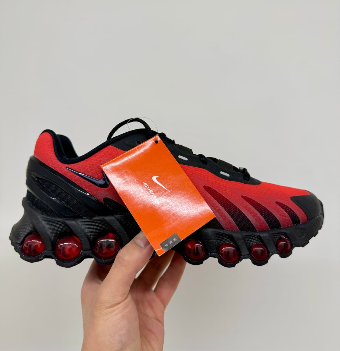 (250,255)(새상품)나이키 에어맥스 Dn8 블랙 짐 레드 상품이미지1