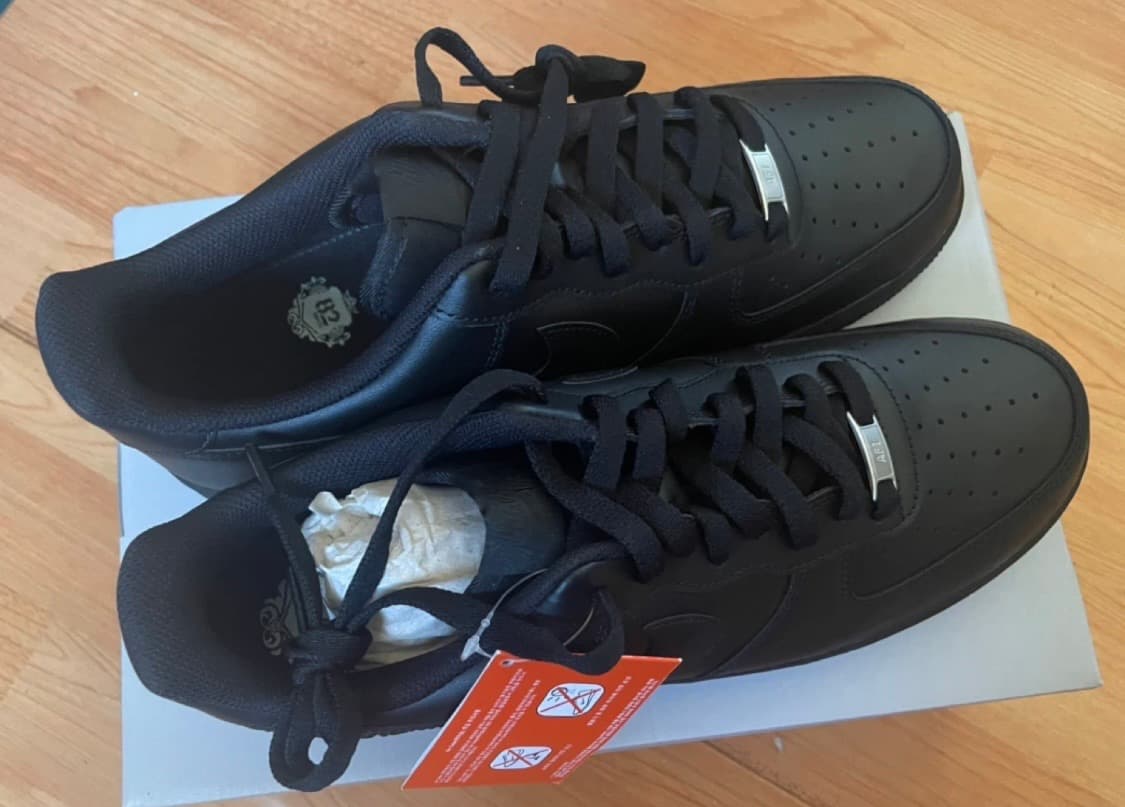 275) 나이키 에어포스 로우 트리플 블랙 올검포스 새상품 팝니다 상품이미지1