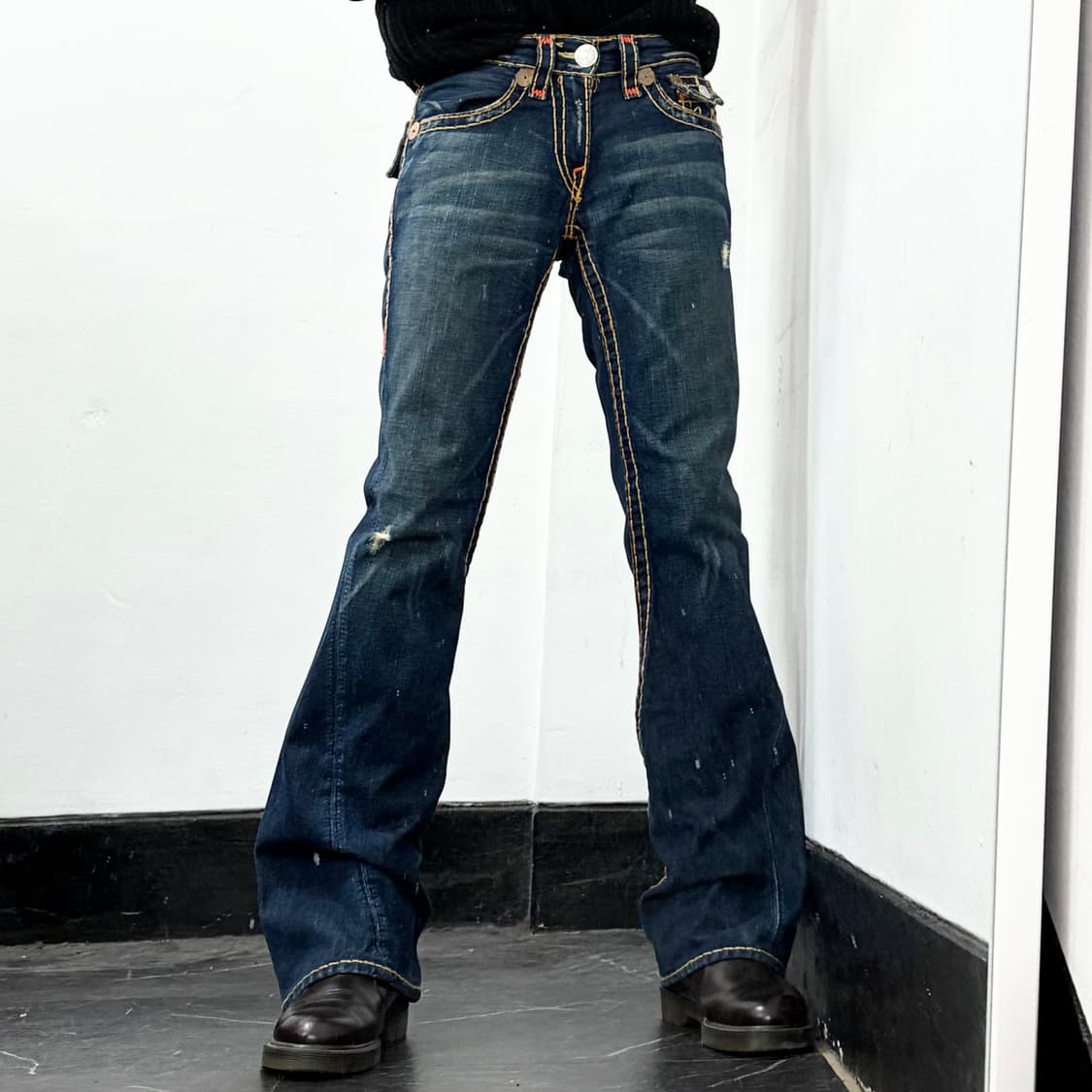 트루릴리전 부츠컷 데님 팬츠 상품이미지2