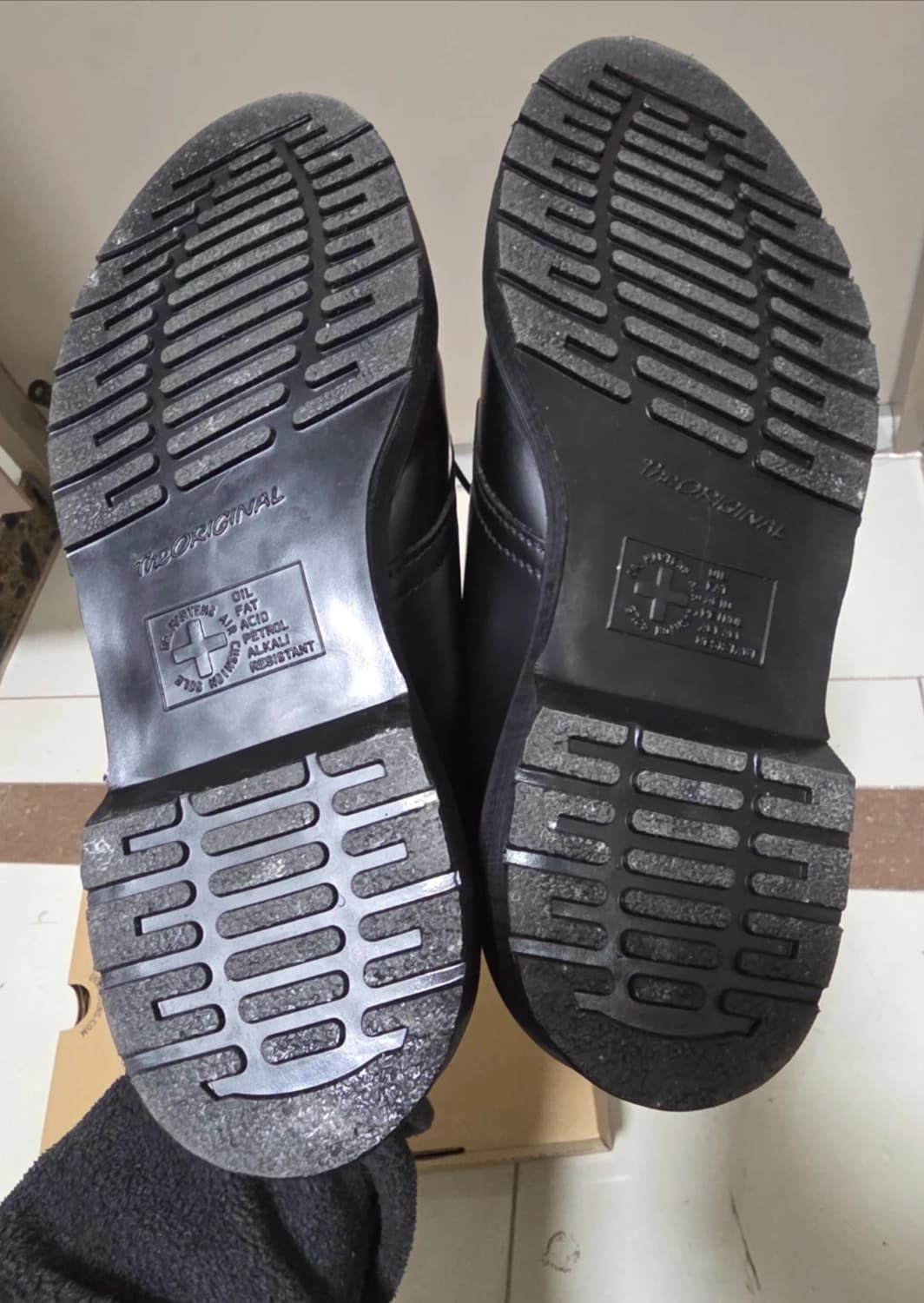 닥터마틴 1461 모노 UK8 (270) 판매합니다.
 상품이미지2