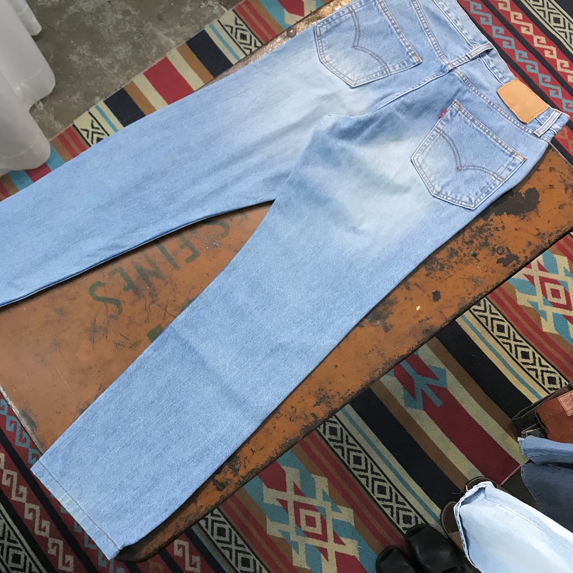 리바이스 505 연청 소프트 워시드 데님 팬츠 허리 31 32 사이즈  상품이미지3