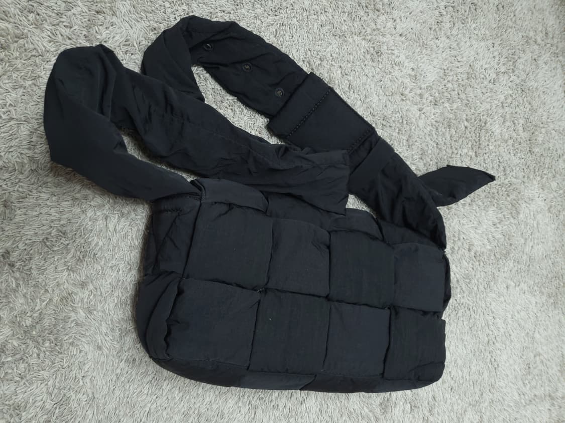 보테카베네타 패딩데크 카세트백 상품이미지8