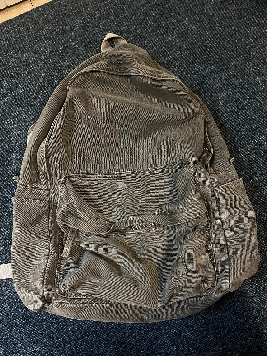 해칭룸 다이드 백팩 챠콜 상품이미지5