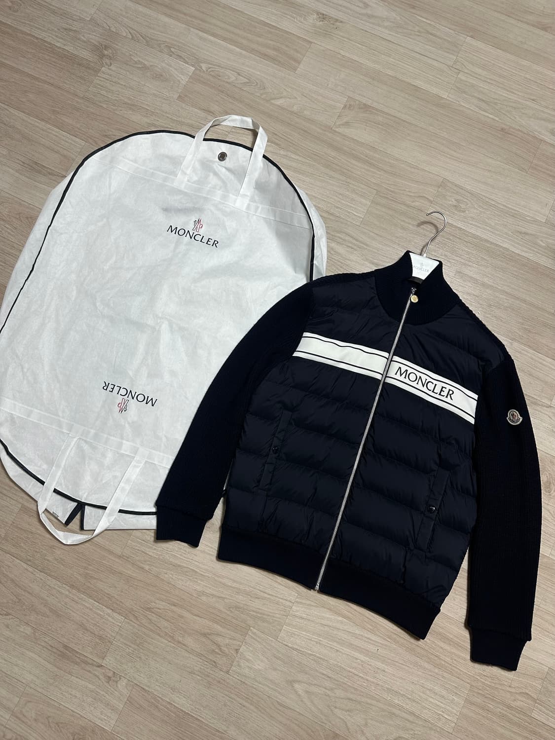 몽클레어 라이닝 니트패딩 상품이미지1