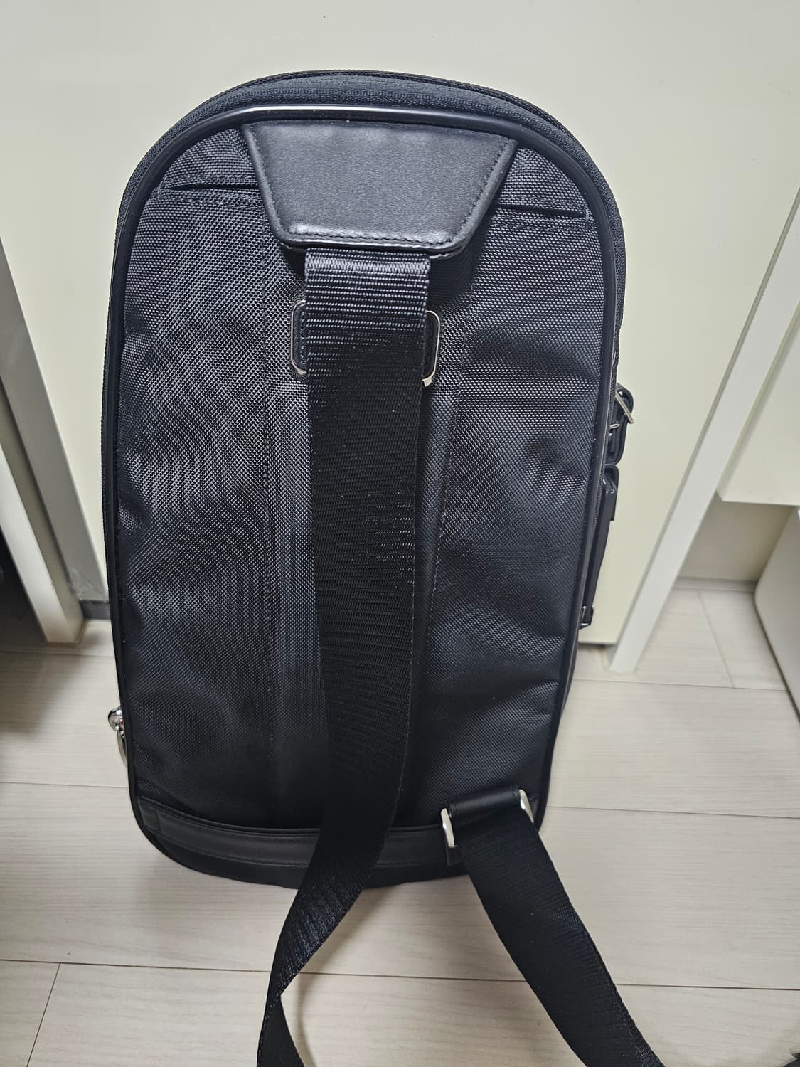 투미 어리베 마틴 슬링백 민트급 상품이미지1