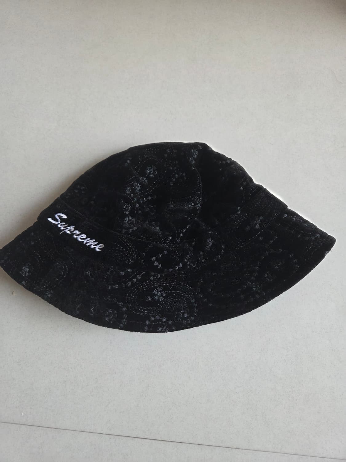 슈프림 벨벳 모자 상품이미지1
