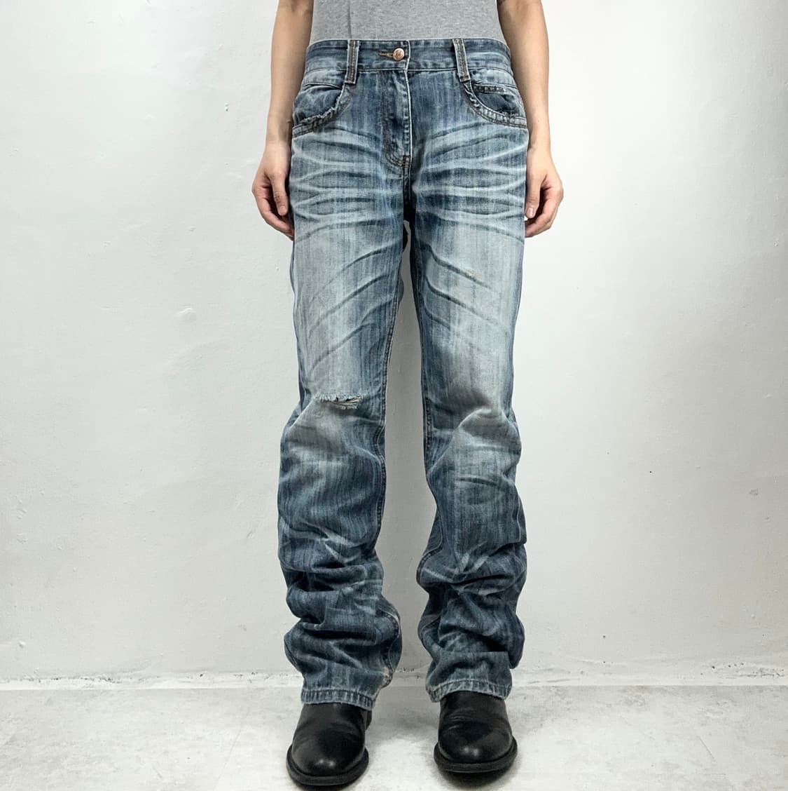 Heavy Whisker Wash Distressed Denim Pant 상품이미지2