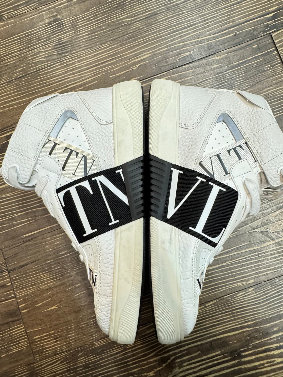 발렌티노 VLTN 로고 7-밴드 하이탑250-255 상품이미지3