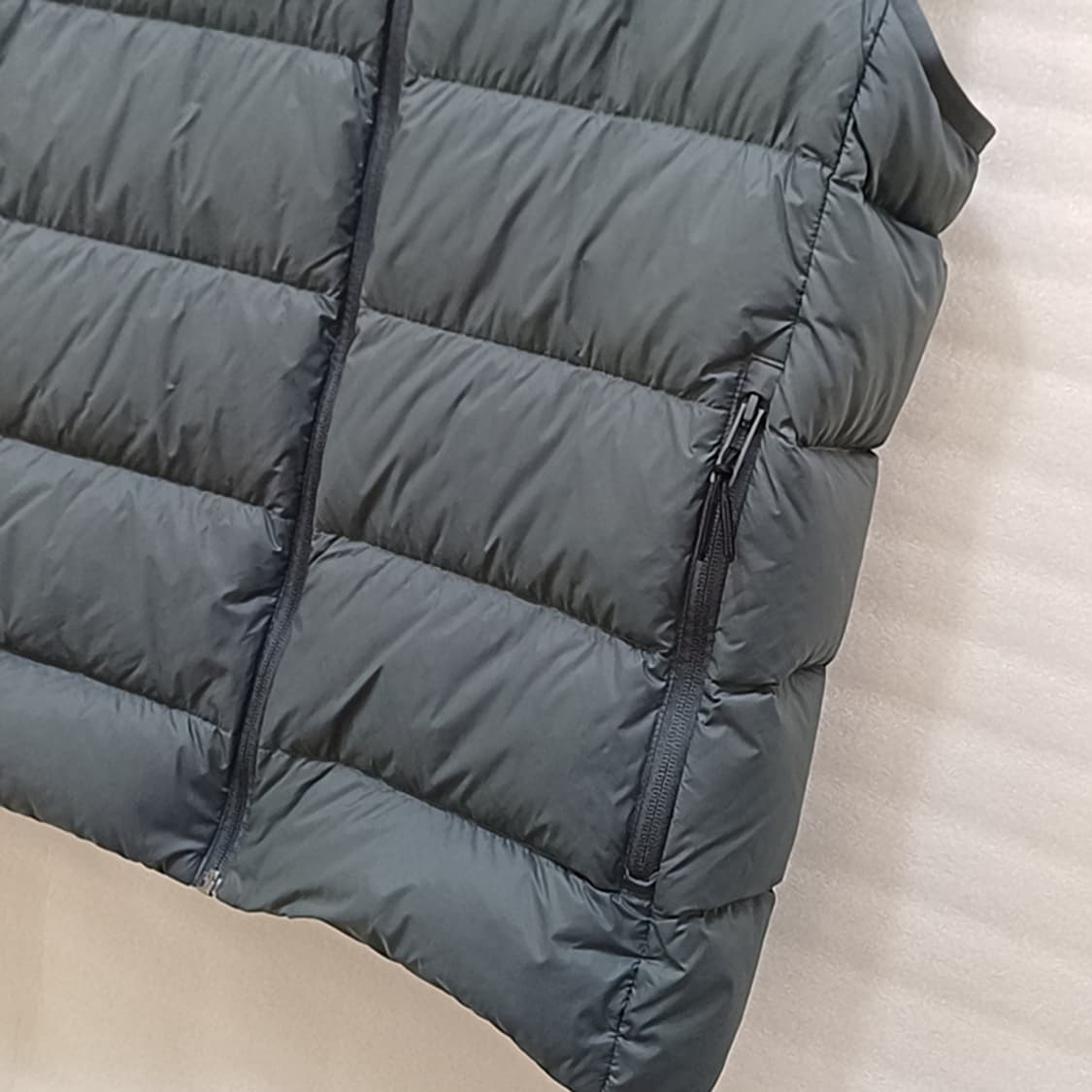 언더아머 남성 XL 105 빵빵 경량 오리털 다운 패딩 조끼 사랑봉봉 상품이미지5