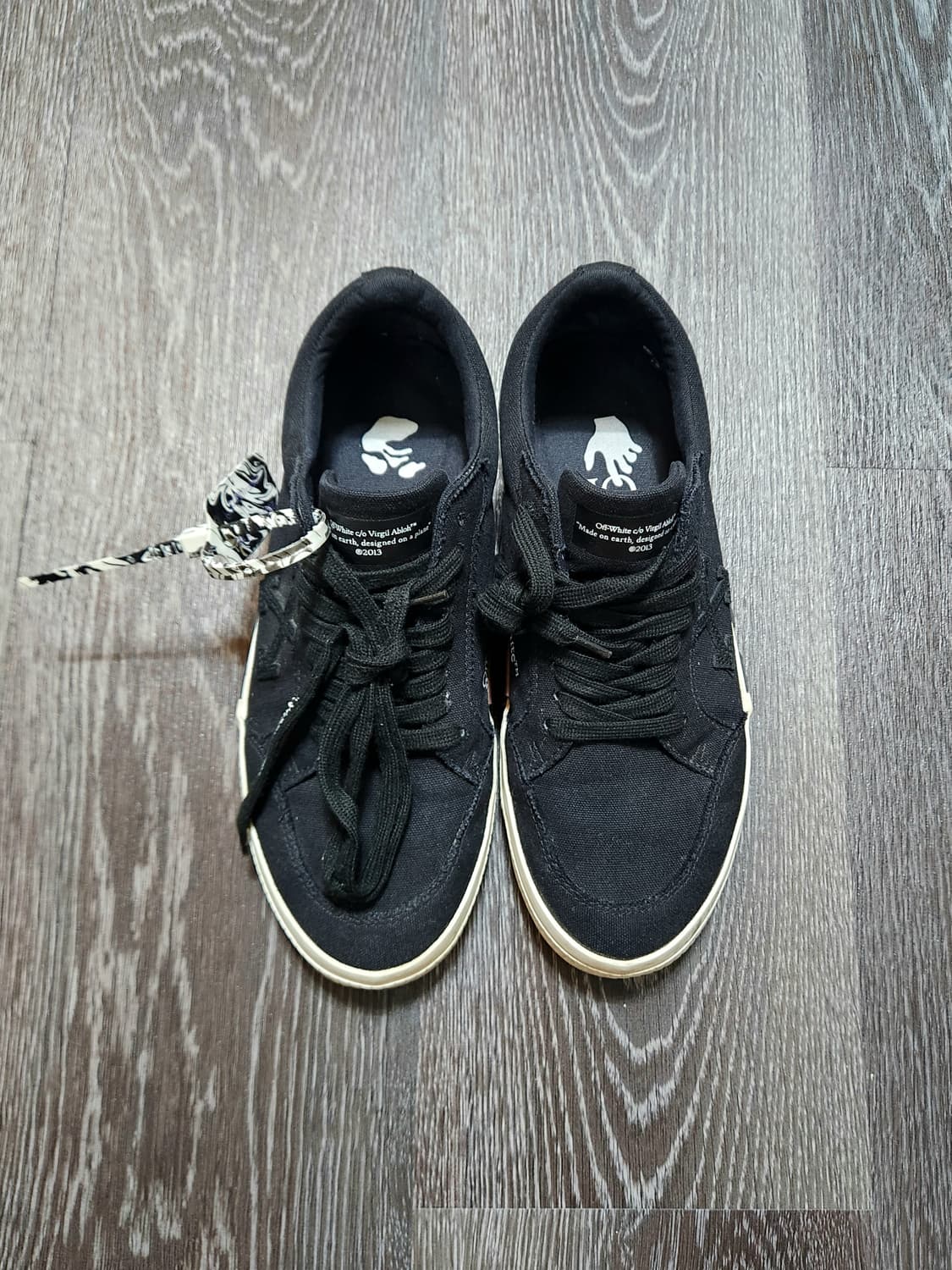 오프화이트 애로우 로우 벌크 스니커즈 블랙  EU 41 KR 270 상품이미지1