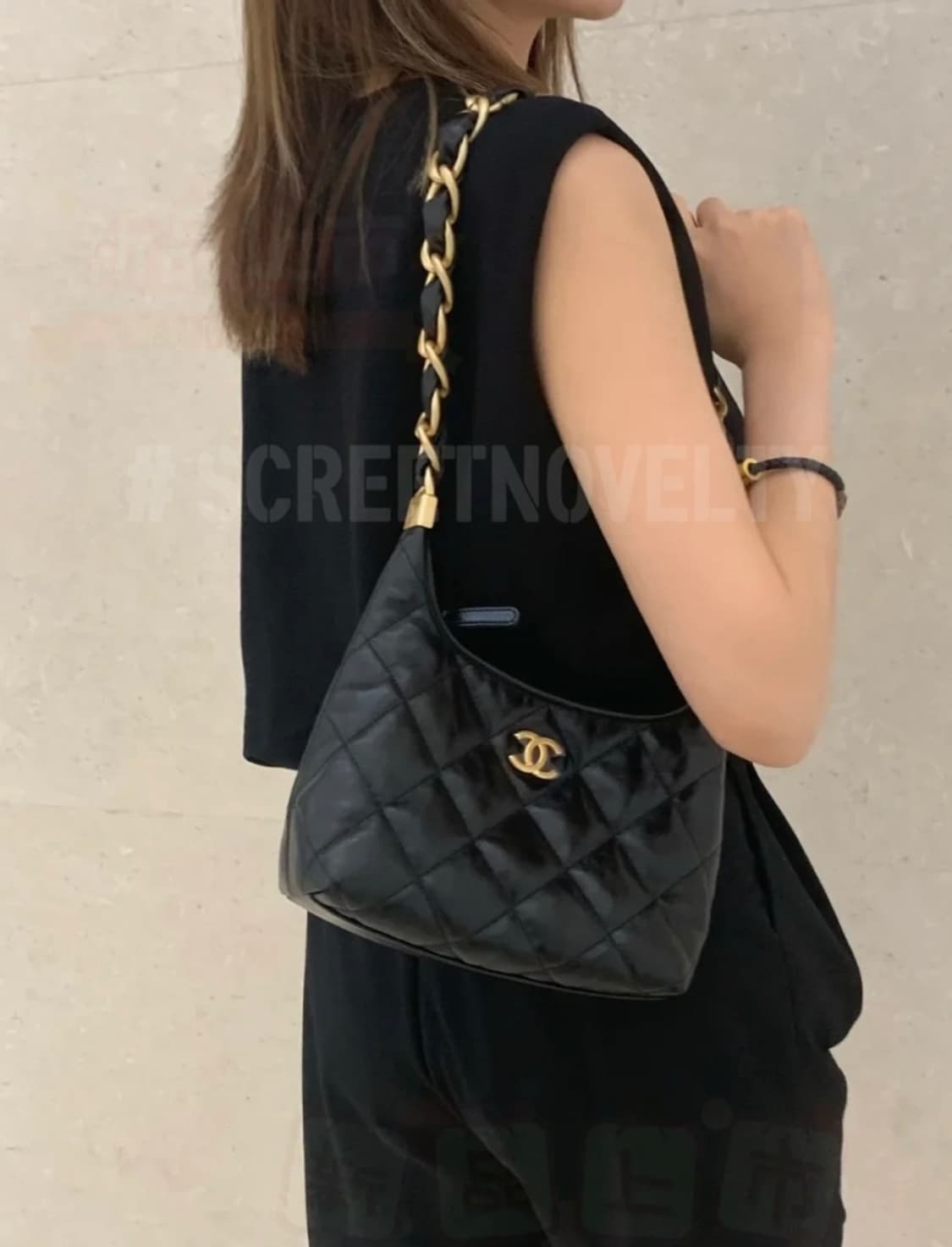 샤넬뷰티 골드체인 퀄팅 호보백 VIP 리미티드 상품이미지10