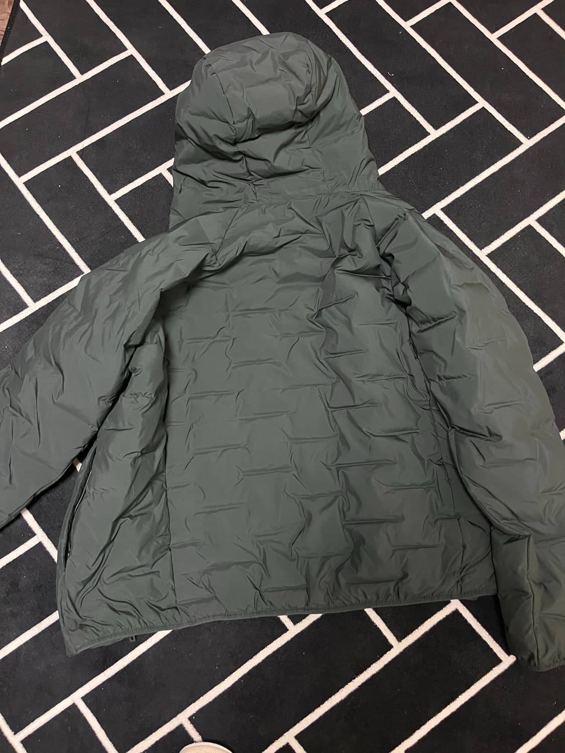 유니클로 퍼프테크 파카 L 다크그린 상품이미지2