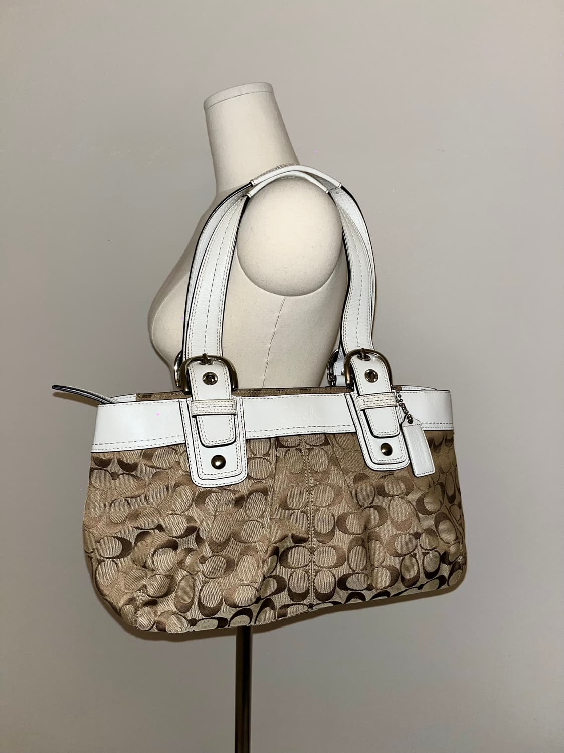 📦 Coach basic white&beige Shoulder Bag 상품이미지1