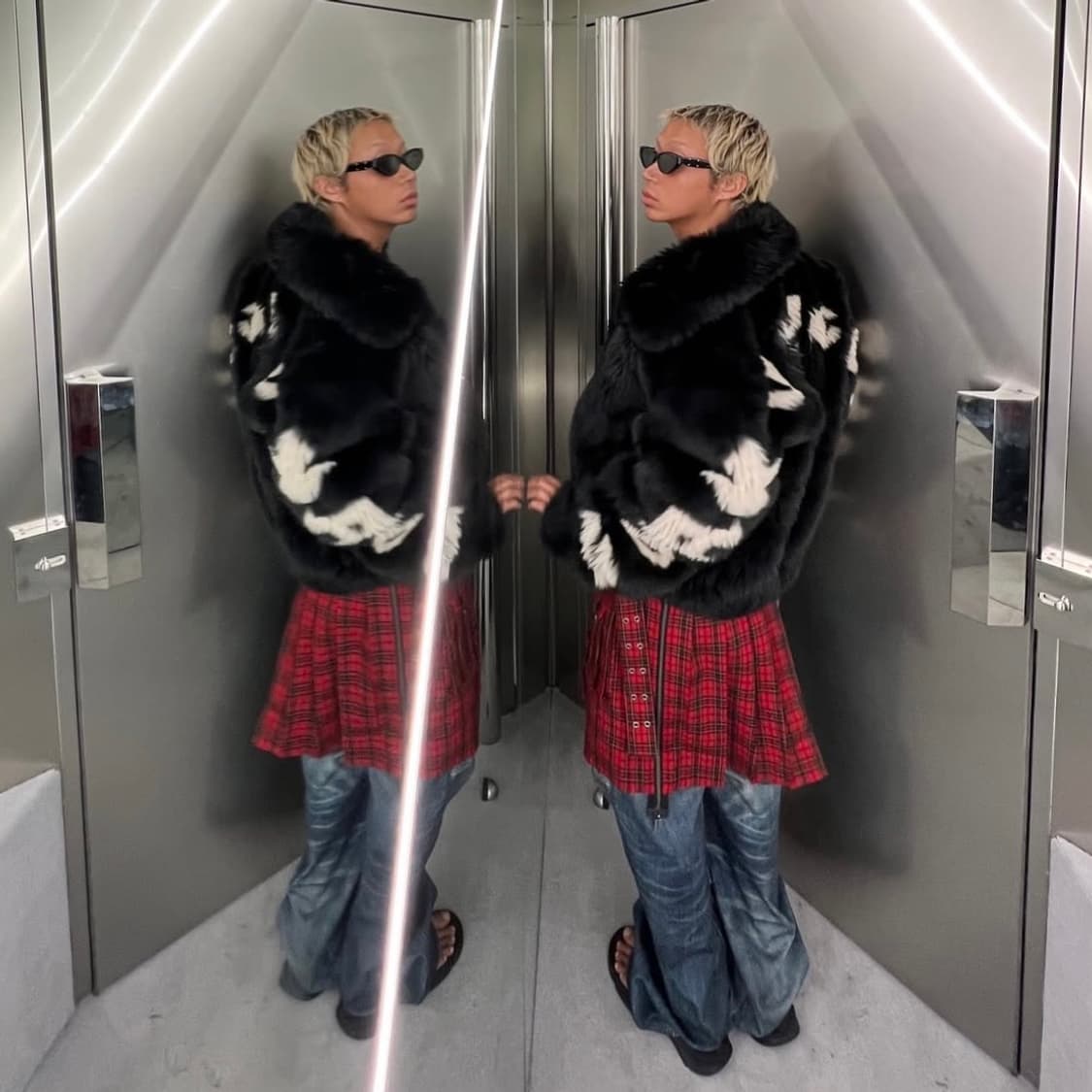 [M] 032c 24FW 안티 고갱 페이크 퍼 자켓 블랙 상품이미지2