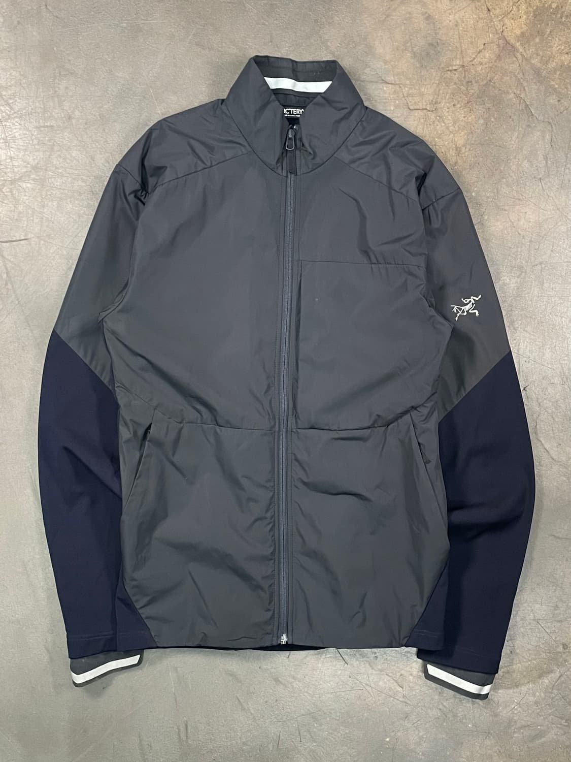 아크테릭스 A2B 콤프 바람막이 상품이미지1