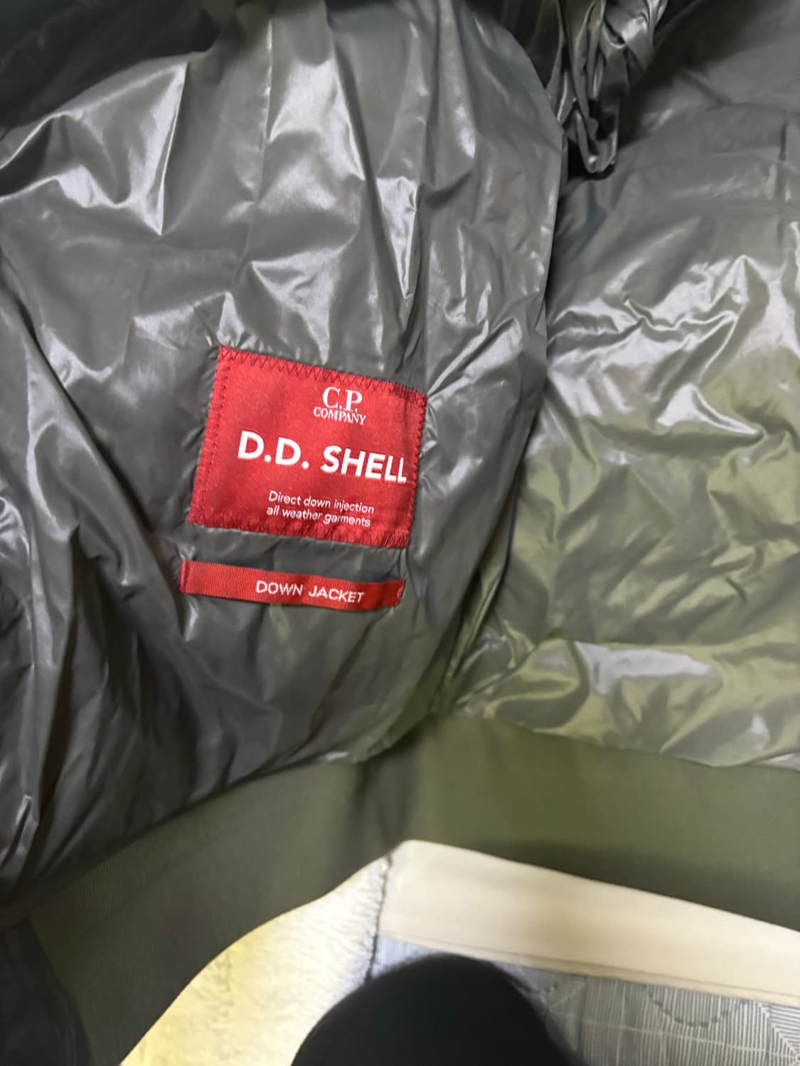 Cp컴퍼니 dd쉘 경량패딩 팝니다! 상품이미지4