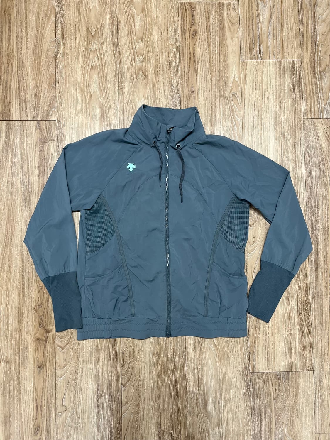 데상트 트랙탑 져지 상품이미지1