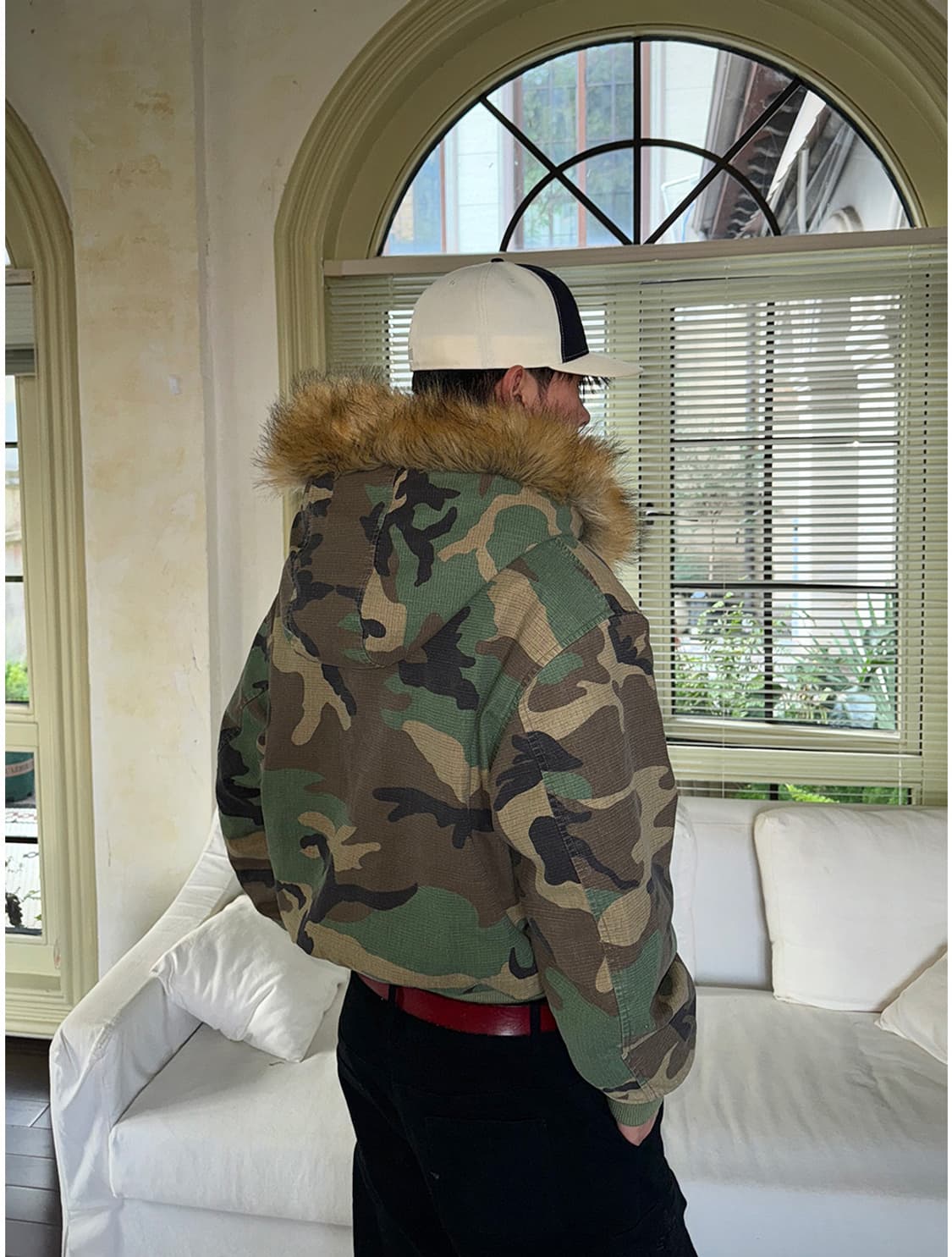 비엑세스 Double-Sided Hooded Bomber Jacket 상품이미지5