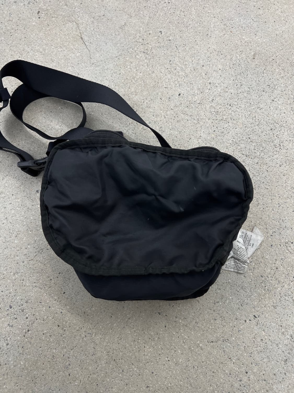 CP컴퍼니 24FW 렌즈와펜 크로스바디 슬링백 상품이미지5