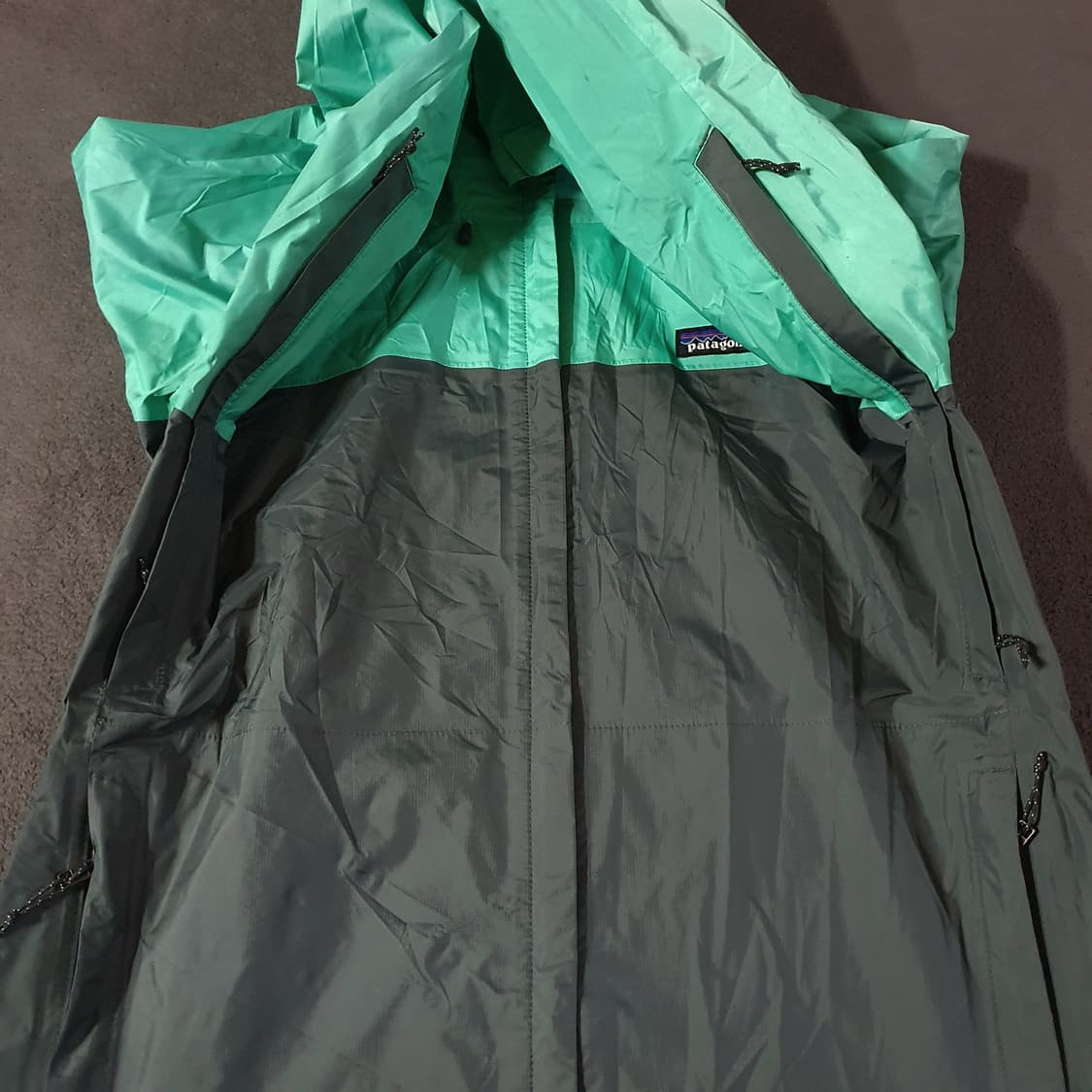여성 파타고니아 우먼 토렌쉘 자켓 바람막이 M 상품이미지4