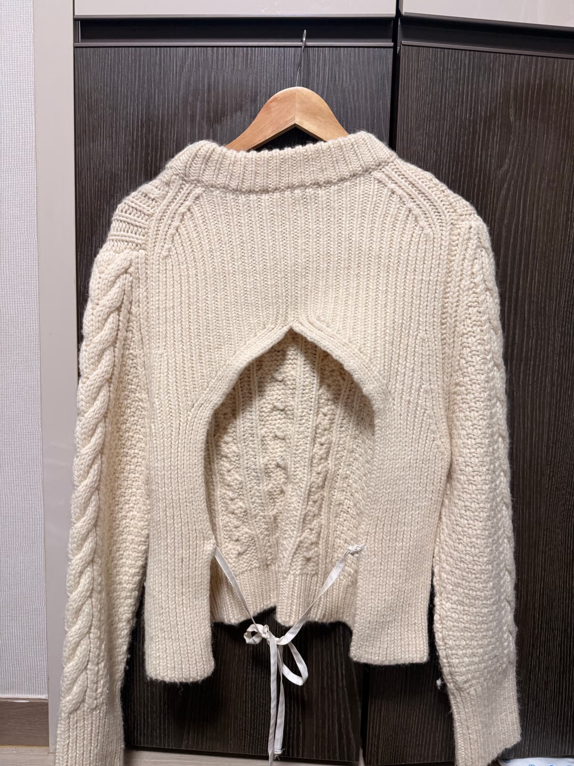 세실리아 반센 화이트 니트  상품이미지3